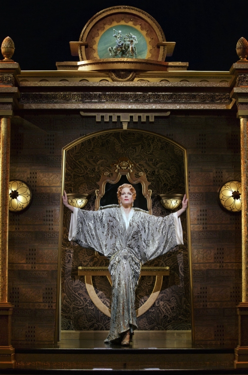 Bullets over Broadway the musical, Marin Mazzie as Helen Sinclair