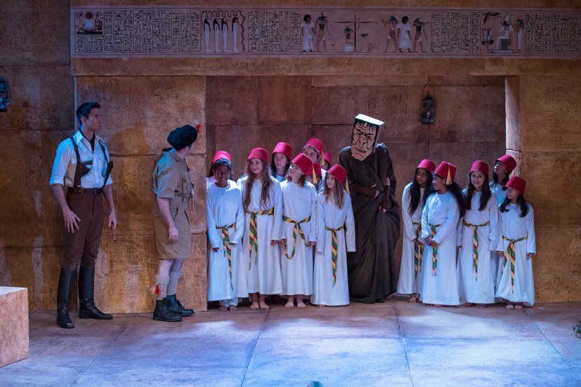 Opera Australia, Regional Tour 2014 The Magic Flute, Sam Roberts-Smith, Christopher Hillier, Anna Dowsley, students from Yarraman Oaks Primary School