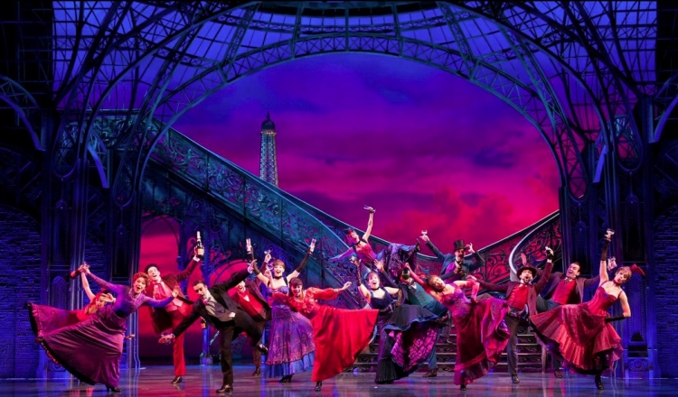 Gigi, Broadway, Eiffel Tower