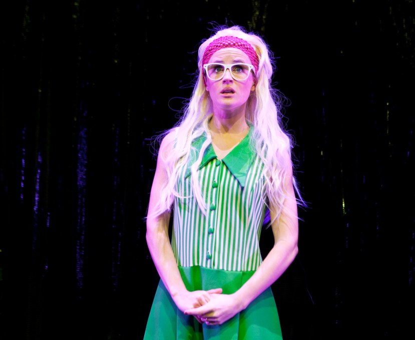 A Super Brady Cabaret, Sophie Weiss, Jan Brady