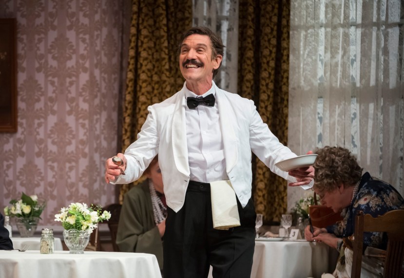 fawlty-towers-live-syd-brisbane-as-manuel