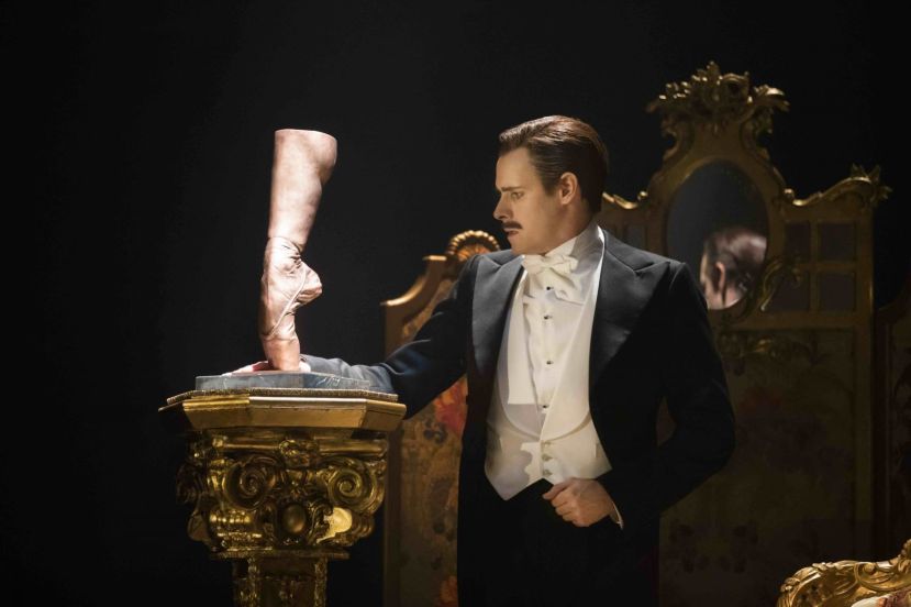 the-red-shoes-sam-archer-as-boris-lermontov